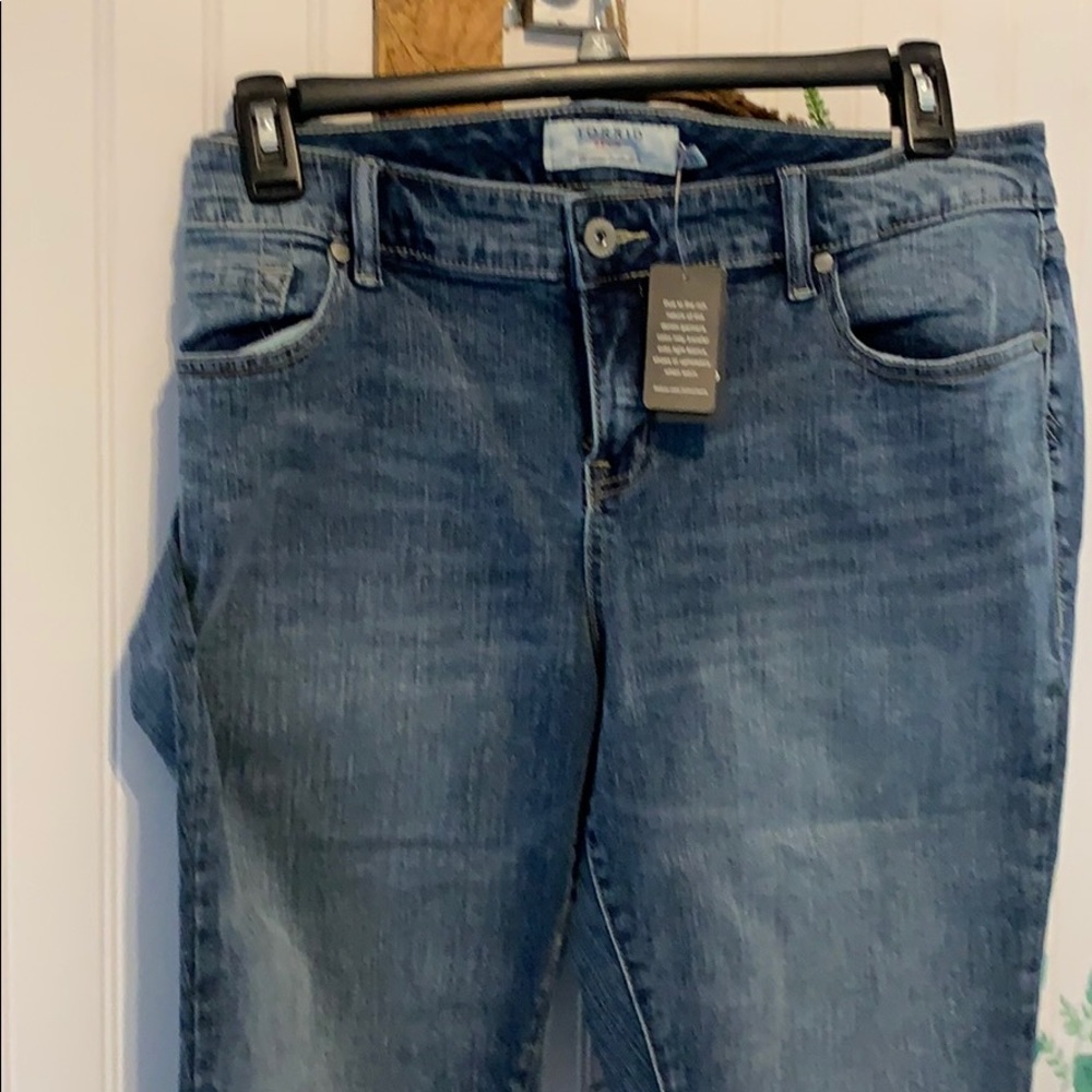 Brand new torrid cuffed jeans